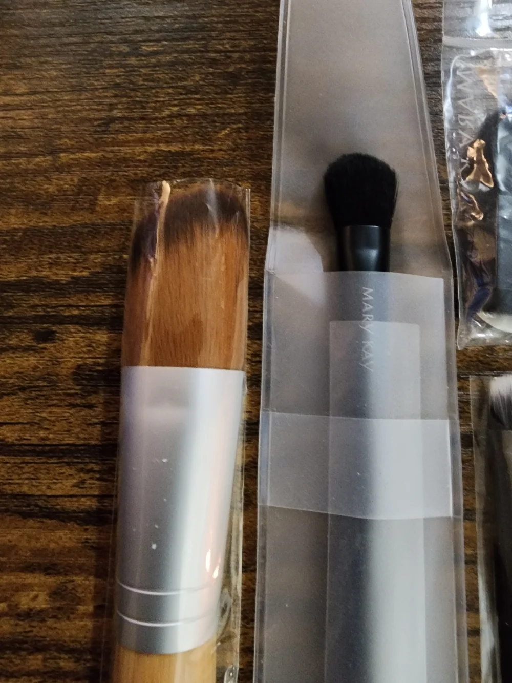 LOT OF 7 MAKEUP BRUSHES. CHEEKS EYES